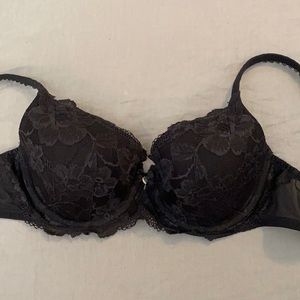 Victoria secret black lace bra 32 dd. NWOT